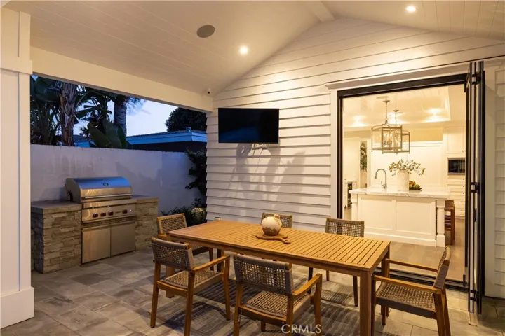 712 K Thanga, Corona Del Mar, California 92625