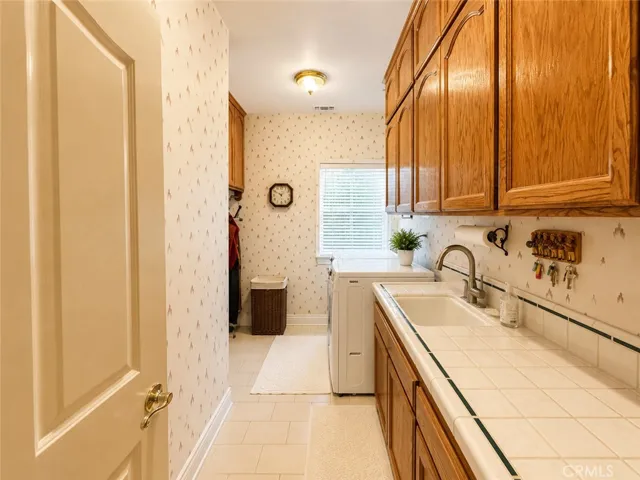 1506 Crestview Rd, Redlands, California 92374