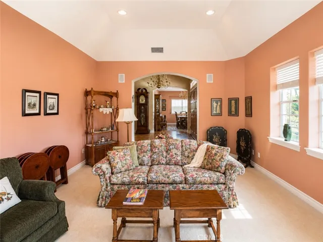 1506 Crestview Rd, Redlands, California 92374