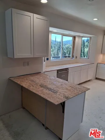 26885 Modoc Lane, Lake Arrowhead, California 92352
