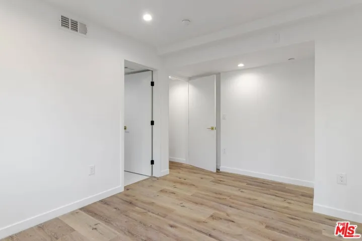 10821 Hartsook Street, North Hollywood, California 91601