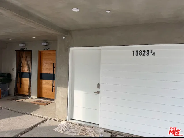 10821 Hartsook Street, North Hollywood, California 91601
