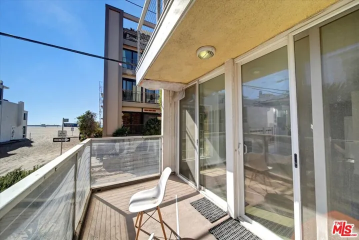 15 Spinnaker Street 101, Marina Del Rey, California 90292
