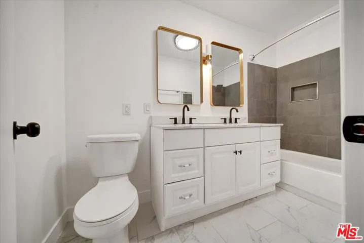 15 Spinnaker Street 101, Marina Del Rey, California 90292