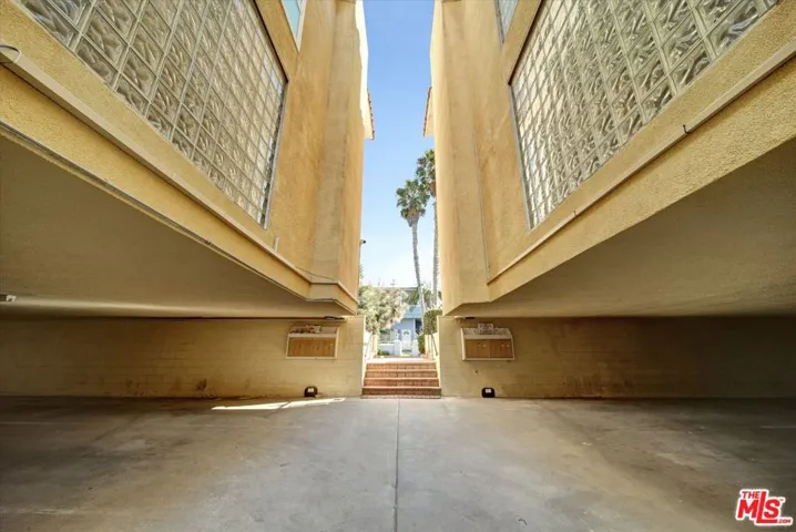 15 Spinnaker Street 101, Marina Del Rey, California 90292