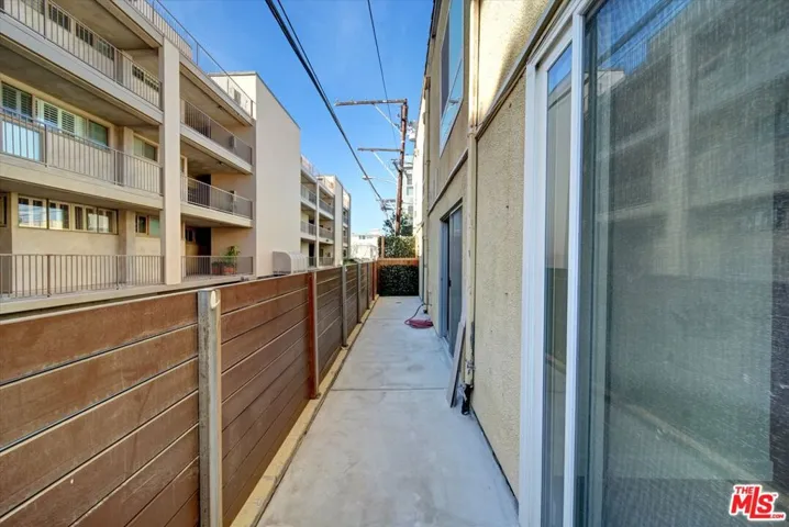 15 Spinnaker Street 101, Marina Del Rey, California 90292