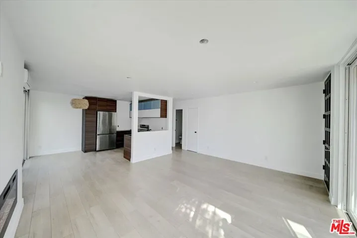 15 Spinnaker Street 101, Marina Del Rey, California 90292