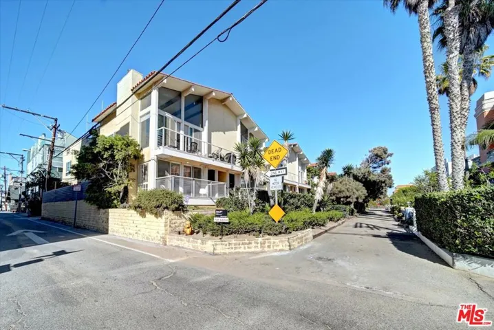 15 Spinnaker Street 101, Marina Del Rey, California 90292
