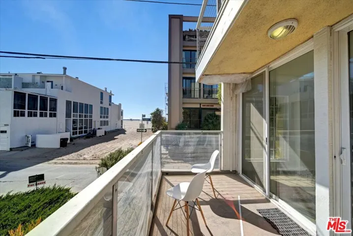 15 Spinnaker Street 101, Marina Del Rey, California 90292
