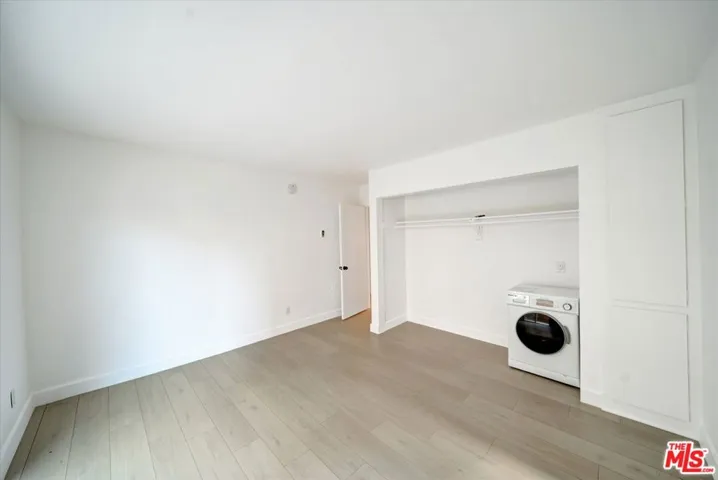 15 Spinnaker Street 101, Marina Del Rey, California 90292