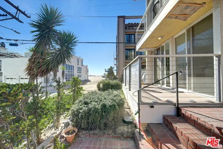 15 Spinnaker Street 101, Marina Del Rey, California 90292