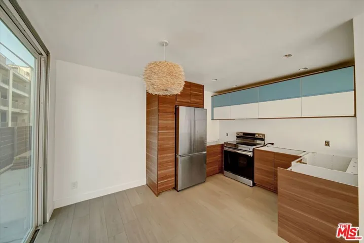 15 Spinnaker Street 101, Marina Del Rey, California 90292