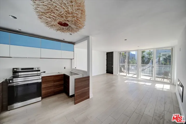 15 Spinnaker Street 101, Marina Del Rey, California 90292