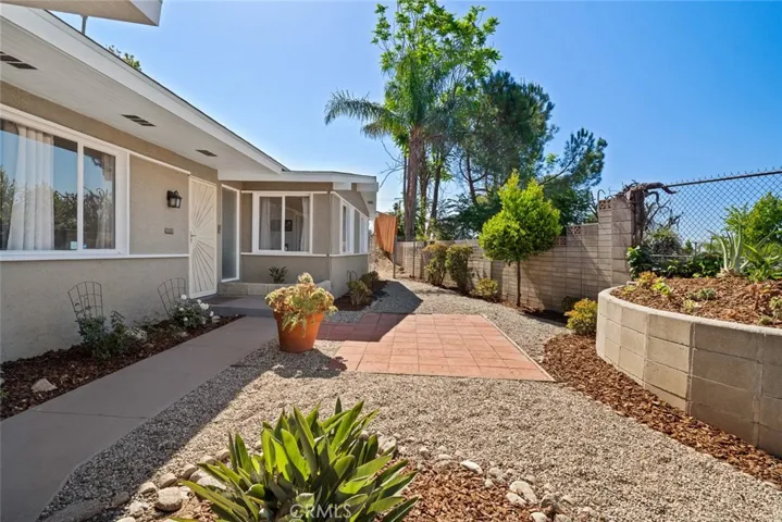 3526 Loma View, Altadena, California 91001