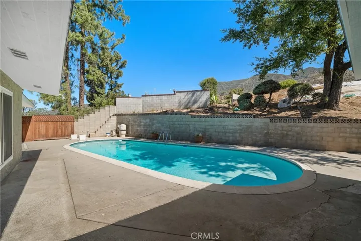 3526 Loma View, Altadena, California 91001
