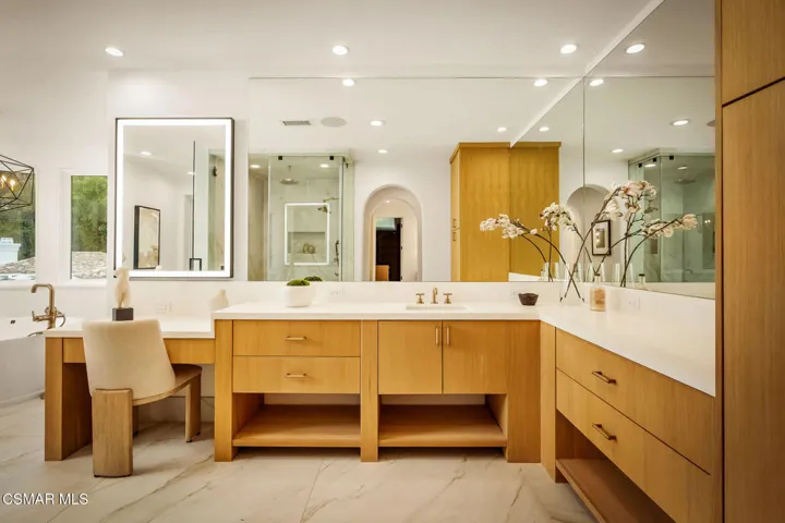Primary Bathoom