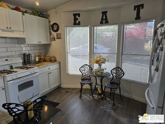kitchen pic 2