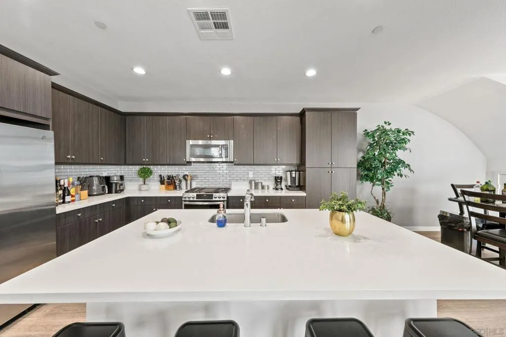 2028 Avenida Andanza, Chula Vista, California 91913 — photo 4