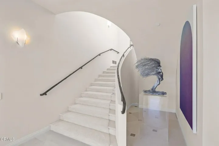 22-web-or-mls-UpmarketMedia-1135Cap-159