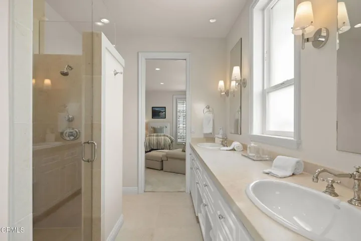 103-web-or-mls-UpmarketMedia-1135Cap-30