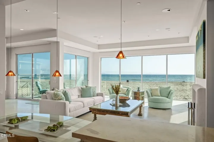 46-web-or-mls-UpmarketMedia-1135Cap-228