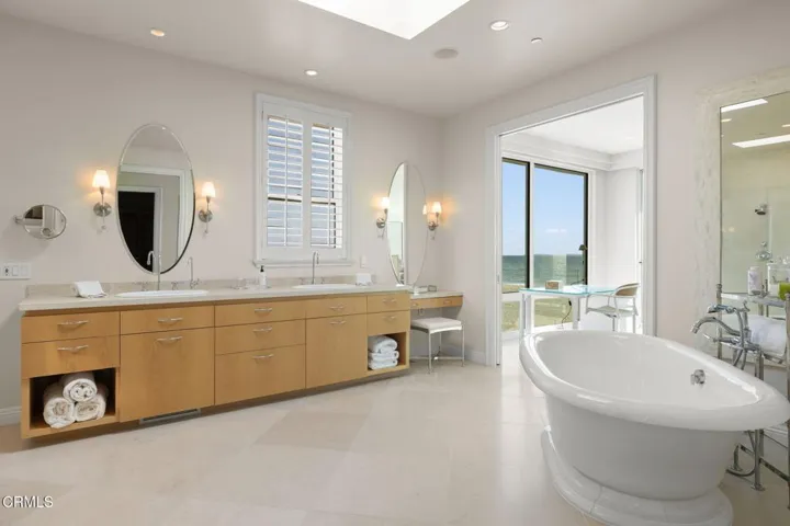 89-web-or-mls-UpmarketMedia-1135Cap-117