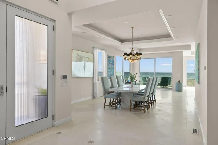 23-web-or-mls-UpmarketMedia-1135Cap-162