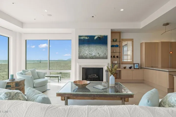33-web-or-mls-UpmarketMedia-1135Cap-189