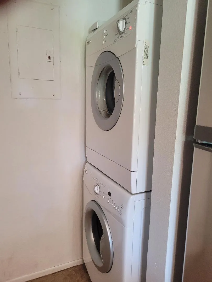 INTERIOR LAUNDRY