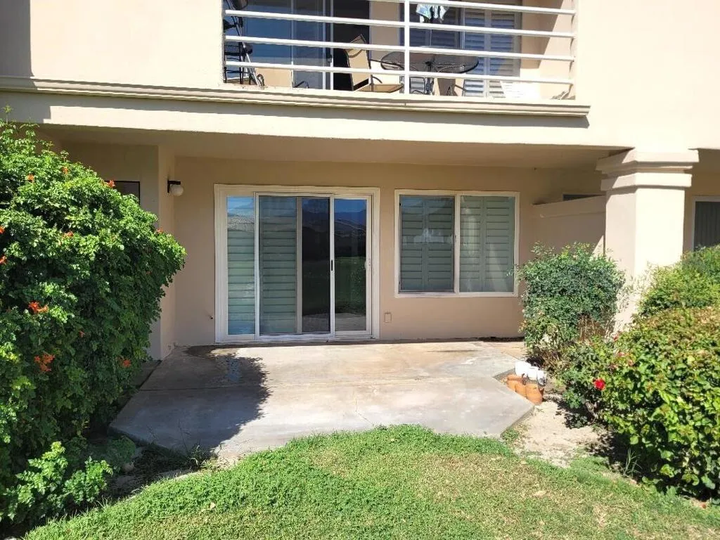 PRIVATE PATIO
