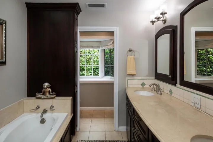 1445 Valparaiso Avenue, Menlo Park, California 94025
