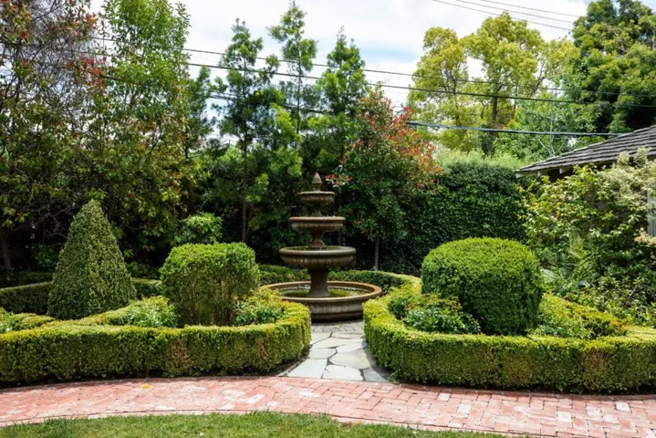 1445 Valparaiso Avenue, Menlo Park, California 94025