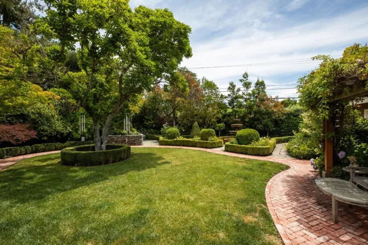 1445 Valparaiso Avenue, Menlo Park, California 94025