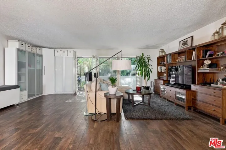 4445 Cartwright Avenue 310, North Hollywood, California 91602 — photo 4