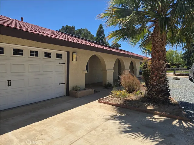 7215 Lyons, Hesperia, California 92345