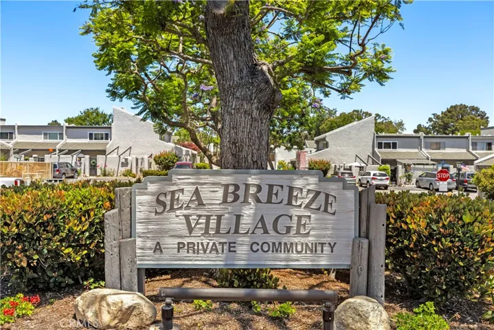 18692 Maplewood Cir, Huntington Beach, California 92646