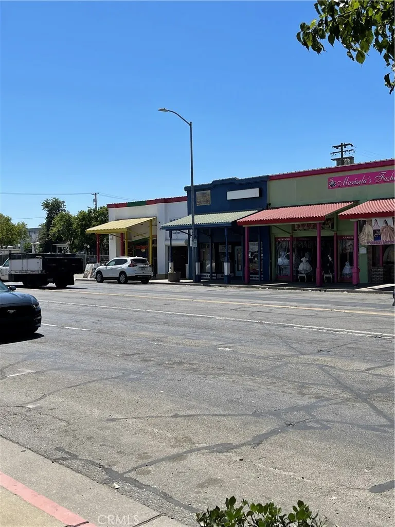 107 E Yosemite, Madera, California 93638 — photo 4