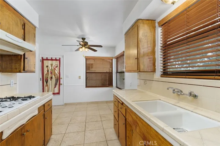 Kitchen entry