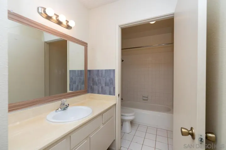 10247 Caminito Covewood, San Diego, California 92131