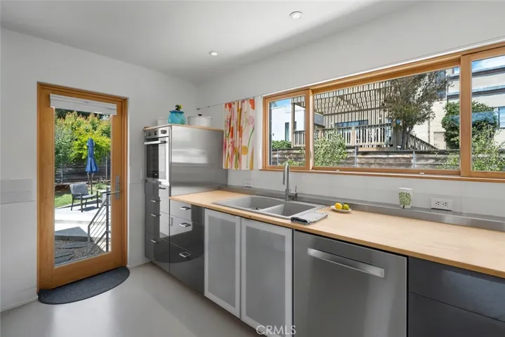 552 Perkins Lane, San Luis Obispo, California 93401