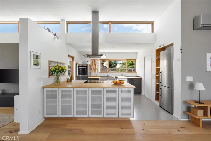 552 Perkins Lane, San Luis Obispo, California 93401
