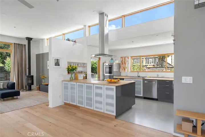 552 Perkins Lane, San Luis Obispo, California 93401