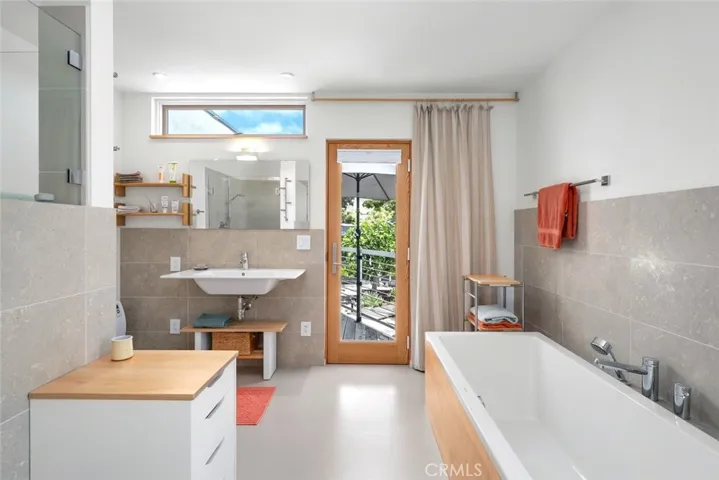 552 Perkins Lane, San Luis Obispo, California 93401