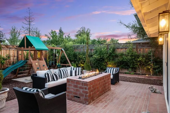 17660 Vista Avenue, Monte Sereno, California 95030