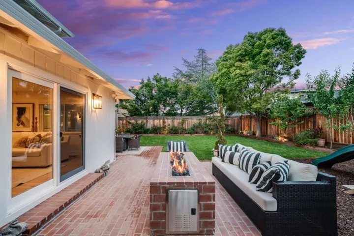 17660 Vista Avenue, Monte Sereno, California 95030