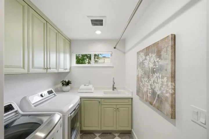17660 Vista Avenue, Monte Sereno, California 95030