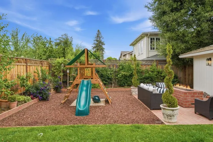 17660 Vista Avenue, Monte Sereno, California 95030