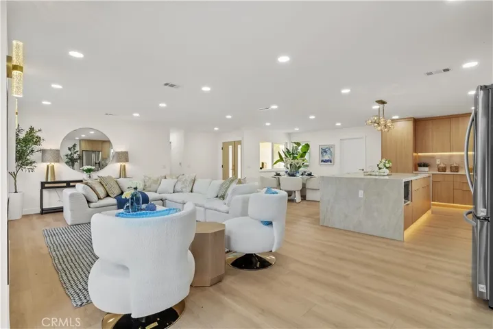 10276 Falcon, Fountain Valley, California 92708