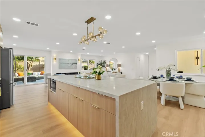10276 Falcon, Fountain Valley, California 92708
