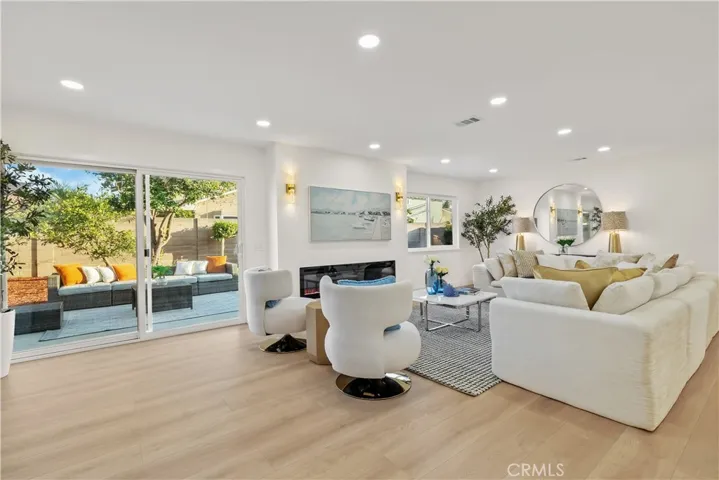 10276 Falcon, Fountain Valley, California 92708
